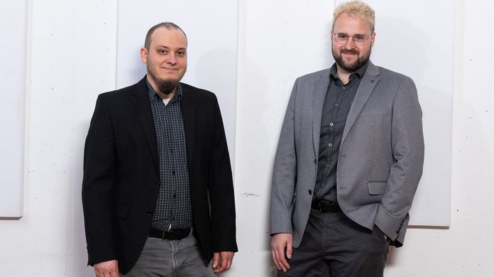 Porträt des Gründerduos von quantum grade materials